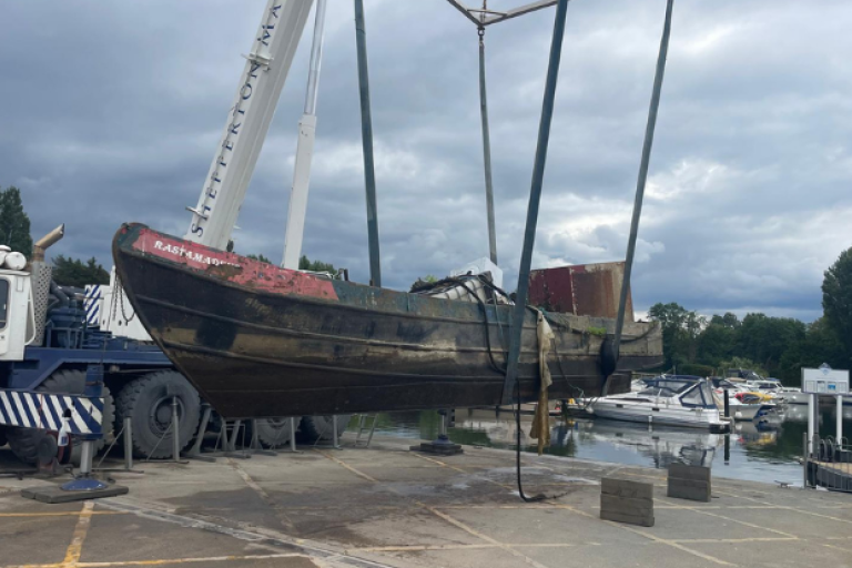 Unauthorised moorings boat removal